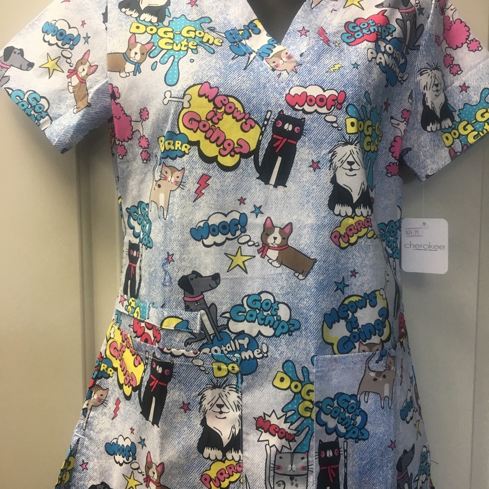 🔥🔥🔥Cherokee Animal Prints Scrubs top.